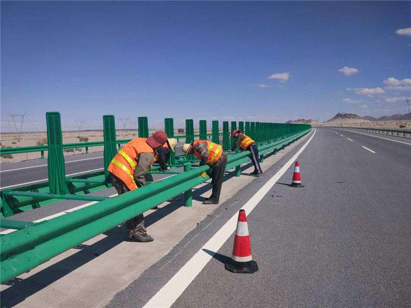 公路波形护栏工程